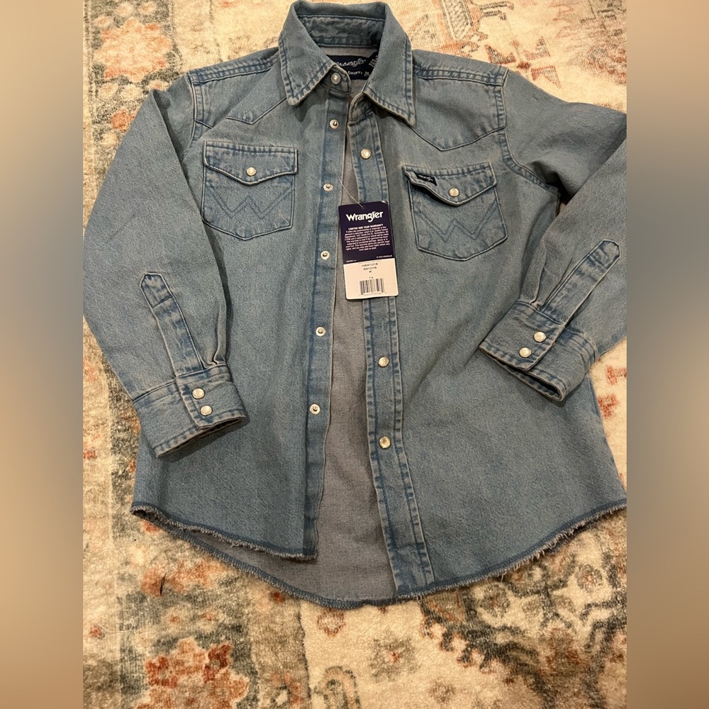 Wrangler boy M 7-8 Brand new with tags, excellent condition